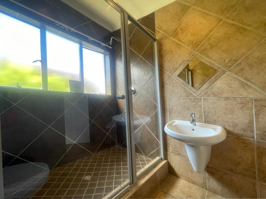 To Let 3 Bedroom Property for Rent in Melodie North West